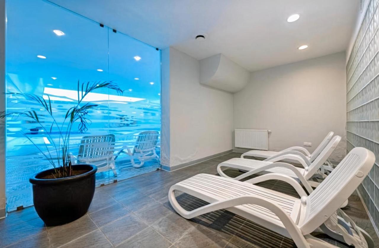 Riverview Waterline & Pool